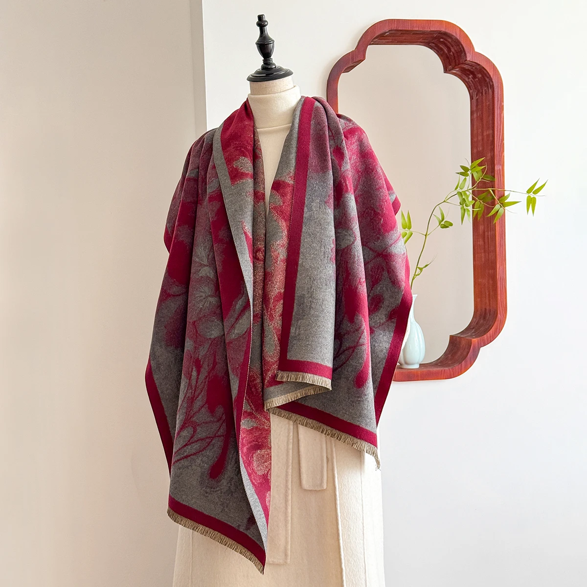 وشاح كشمير شتوي نسائي فاخر من العلامة التجارية لعام 2025 - غلاف شال الباشمينا بشراشيب مطبوع عليه زهور، باندانا ومعطف