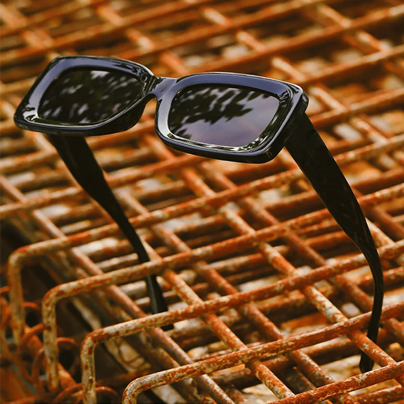 2025 New Retro Small Sunglasses Men's and Women's Fashion Trendy Vintage Popular Square Frame Rectangle Sunglasses UV Protection