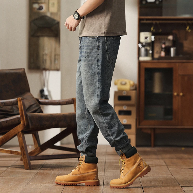 Pantalon en denim décontracté à jambe droite élastique ample pour hommes, pantalon en denim à jambe droite élastique à la mode et décontracté pour nouvelle collection été 2025