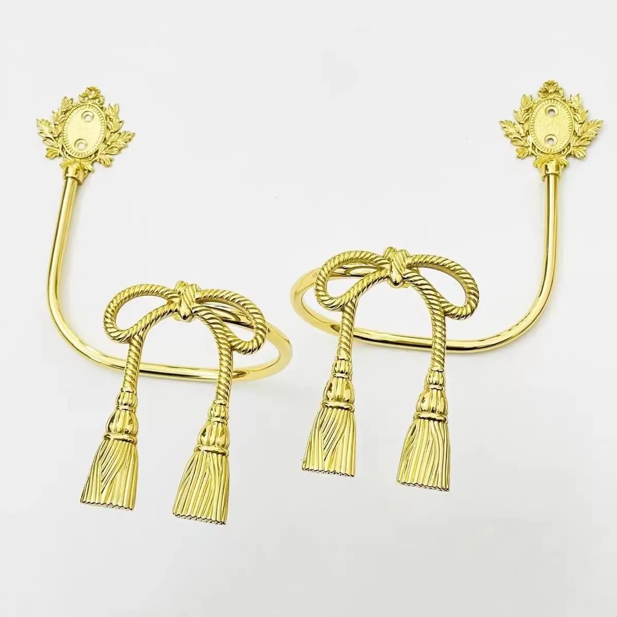 Designed 1Pair Solid Brass Exquisite Bowknot Curtain Holdbacks Wall Drapery Tie Back Hooks Hangers Home Decorations