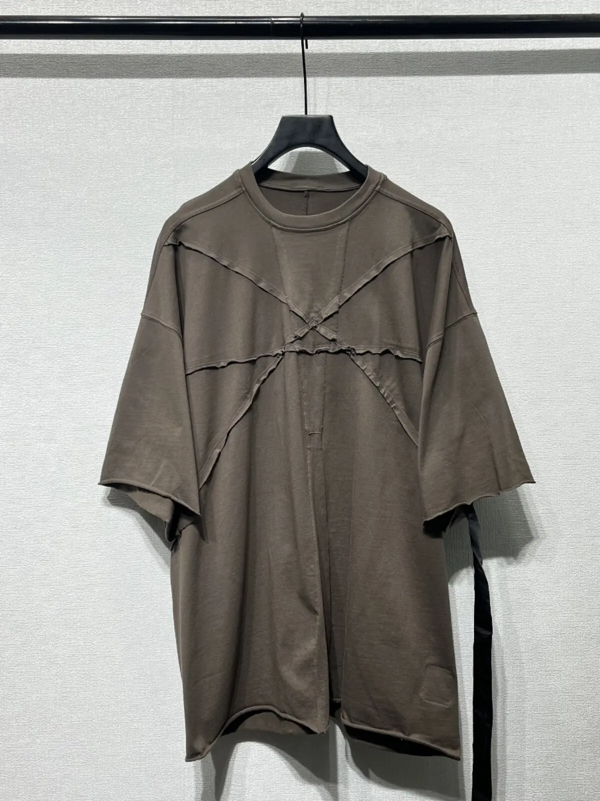 Unisex 2026 Summer Dark R Style Short Sleeve T-Shirt, Raw Edge Cross Line Spliced, Round Neck, Mid-Length Loose Fit,
