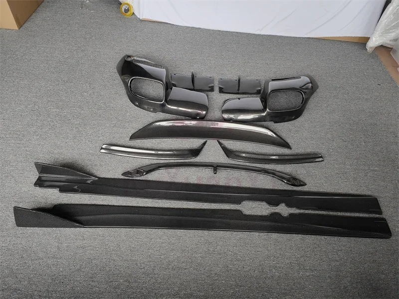 High Quality Carbon Fiber RZ Style Front Bumper Edge Rear Diffuser Side Skirts Rear Spoiler for Ferrari F12 Body Kit