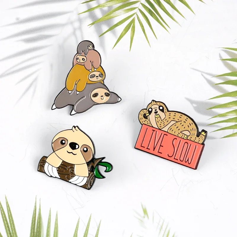 Simpatico bradipo Koala Zoo smalto Pin s pigro animale famiglia vita felice spille distintivi in metallo cartone animato per bambini amici vestiti