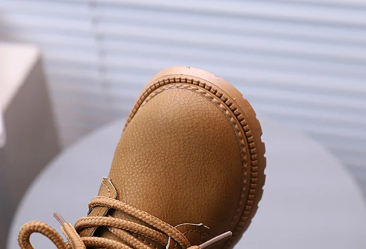 2026 Herbst Neue Kinder-Lederstiefel für Jungen Einfarbig Vielseitig Atmungsaktiv Schlichte Kinder-Kurzstiefel für Mädchen Lässig Einfach – Detail 16
