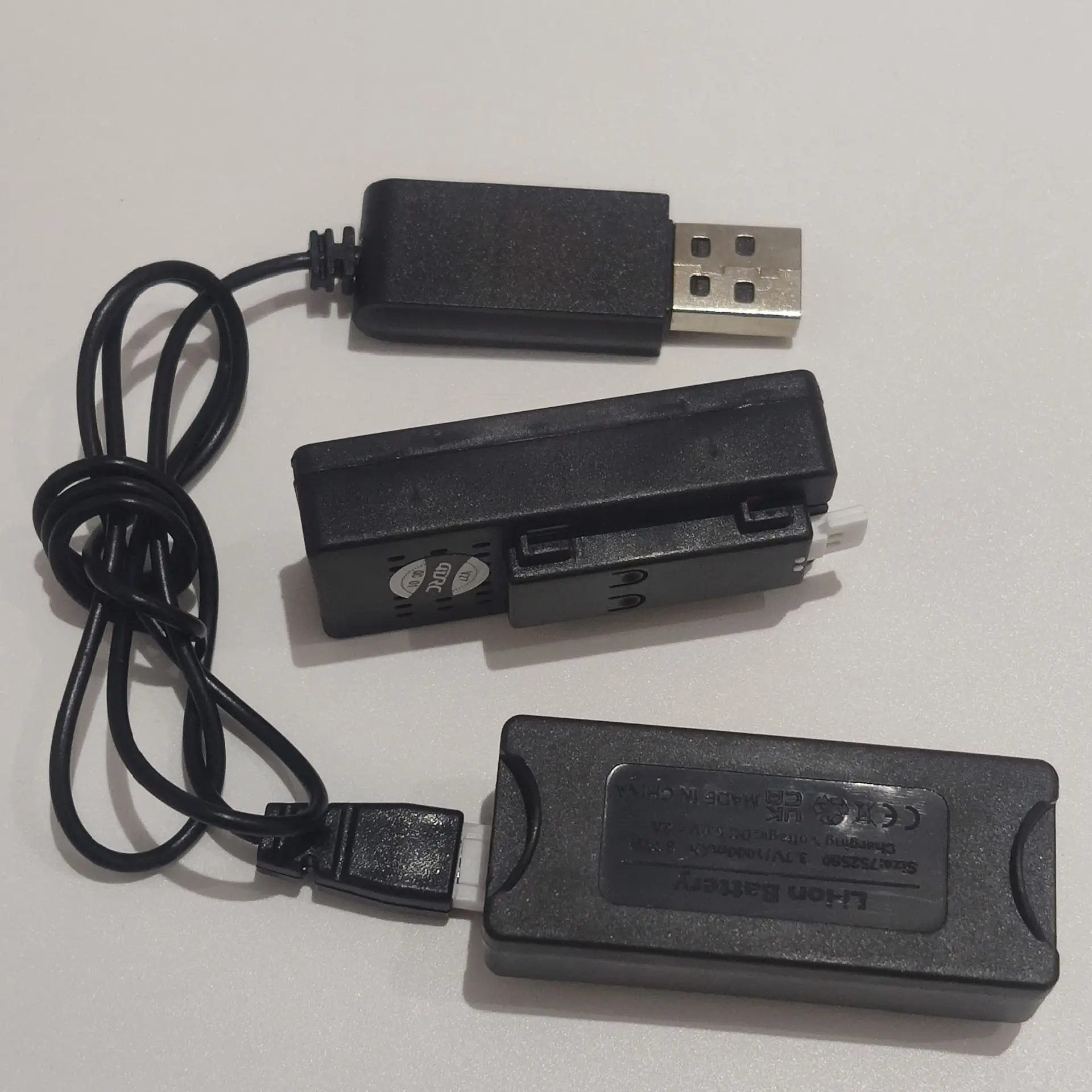 อะไหล่สายชาร์จ USB พร้อมแบตเตอรี่ลิเธียม2ชิ้นสำหรับโดรน4DRC V27โดรน4D V27โดรน RC การเปลี่ยนแบตเตอรี่ดั้งเดิม