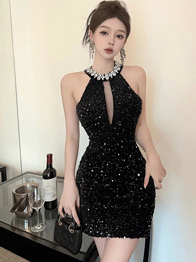 ชุดราตรีหรูหราสไตล์วินเทจเกาหลีสำหรับผู้หญิง ผ้ากำมะหยี่สีดำประดับเลื่อมเพชร คอเสื้อแบบติด ปี 2025 ชุดเดรสทรงเข้ารูปสวยสง่า