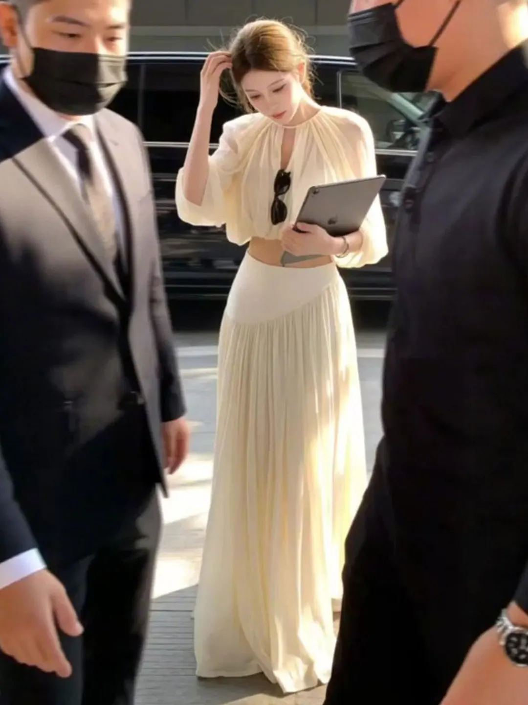 

Ele Unique Beautiful Set High-End Feel Super Good Looking Long Sve Top f Skirt Two Piece Set Spring Faion Women's...