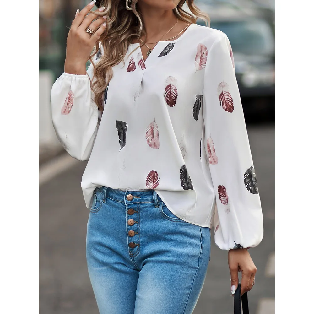 Topy damskie V-neck Feather Print Długi rękaw Luźna wygodna bluzka Jesień Zima Nowy Wszechstronny Casual Prosty Top Plus Size