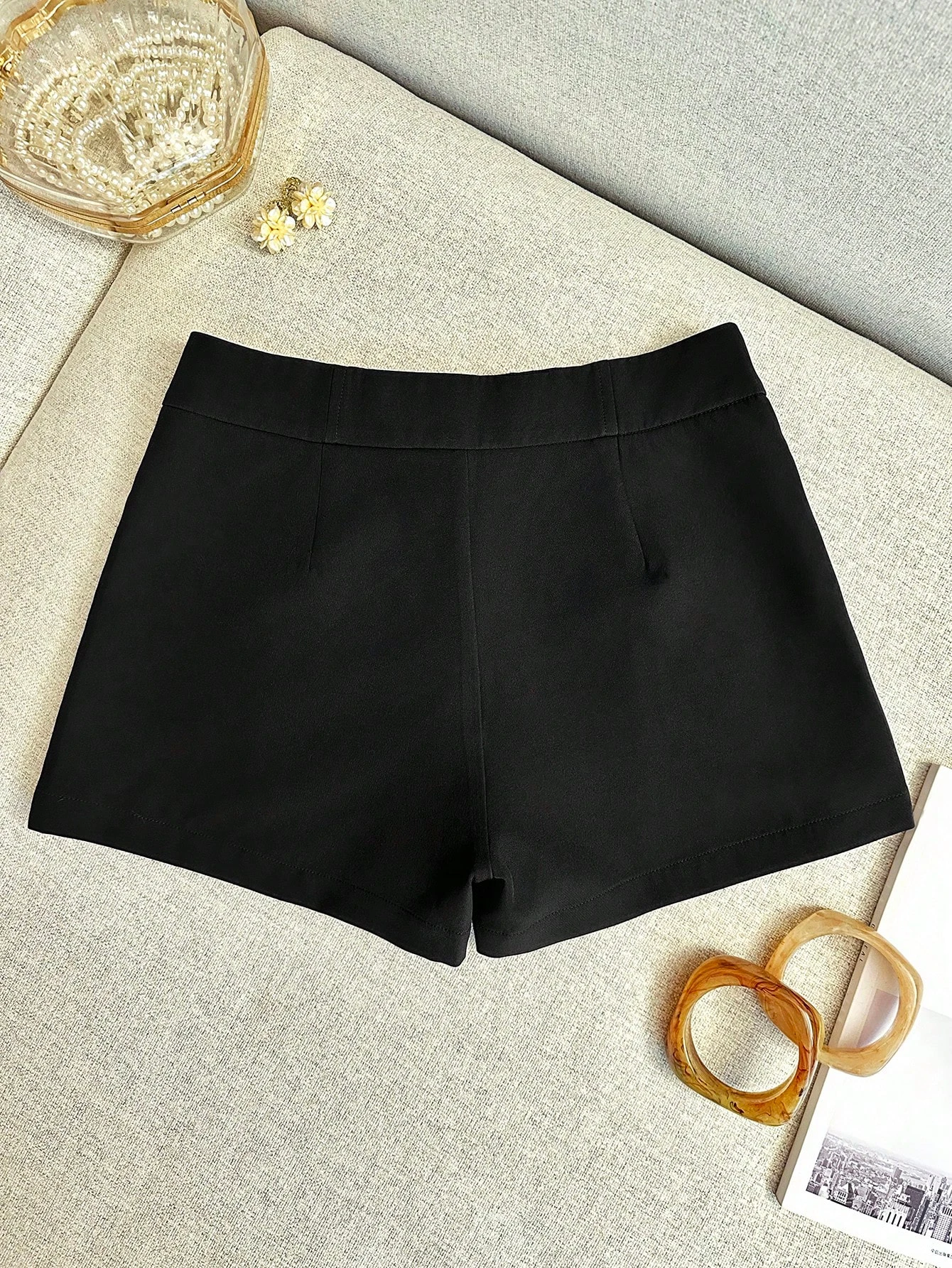 Black High-Waist Tailored Short Pants A-Line Wide Leg Suiting Anti-Wrinkle Slimming Casual Commute Women's Shorts with Side Pock