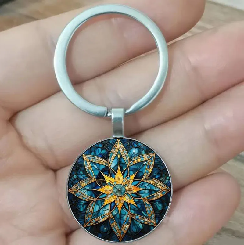 

1pc Retro Style Datura Mandala Keychain, Fun Themed Accessory, Artistic Gift For Sea Lovers