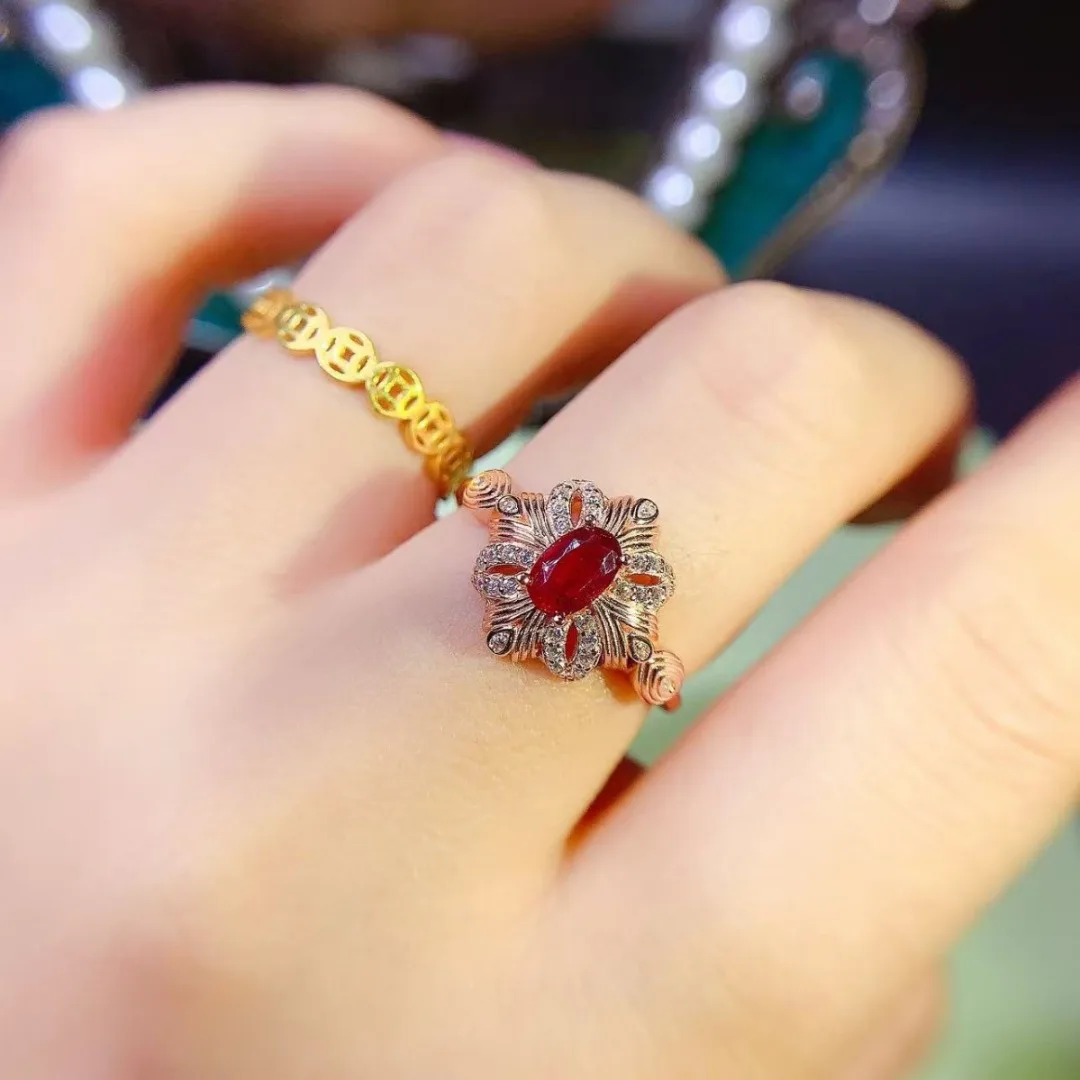 تتميز حلقة مصممة خصيصًا على مجموعة روبي طبيعية أصلية من الفضة الإسترليني S925 الفاخرة للتجميل الخالد