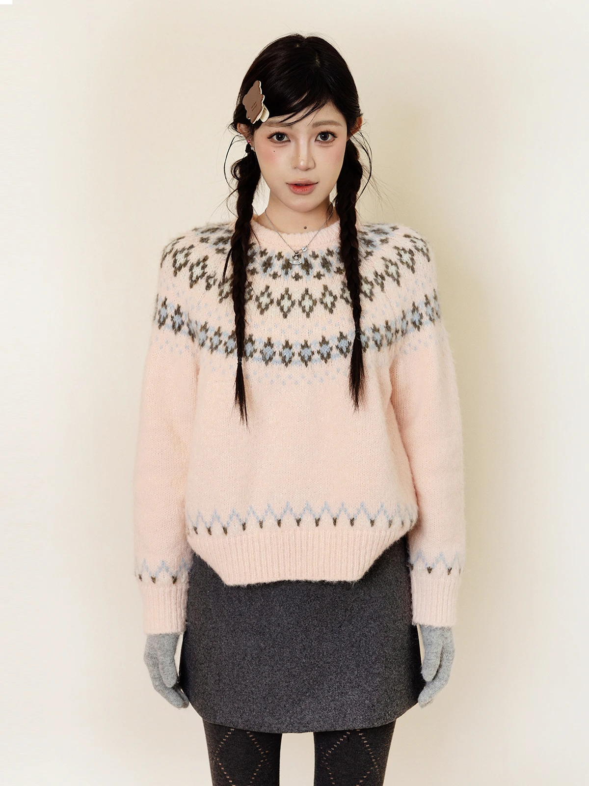 

AKSTUDIO Новинка осенне-зимнего сезона: розовый вязаный свитер с круглым вырезом в стиле Fair Isle, женский, корейский стиль, для повседневной носки