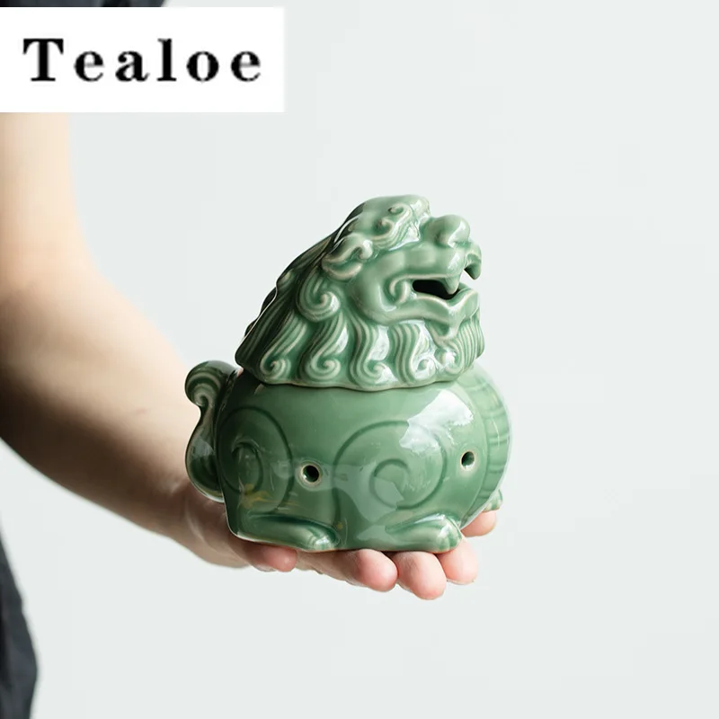 Retro Yue Kiln Celadon Incense Holder Creative Lion Dargon Stand for Incense Household Smell Distributor Aromatherapy Furnace