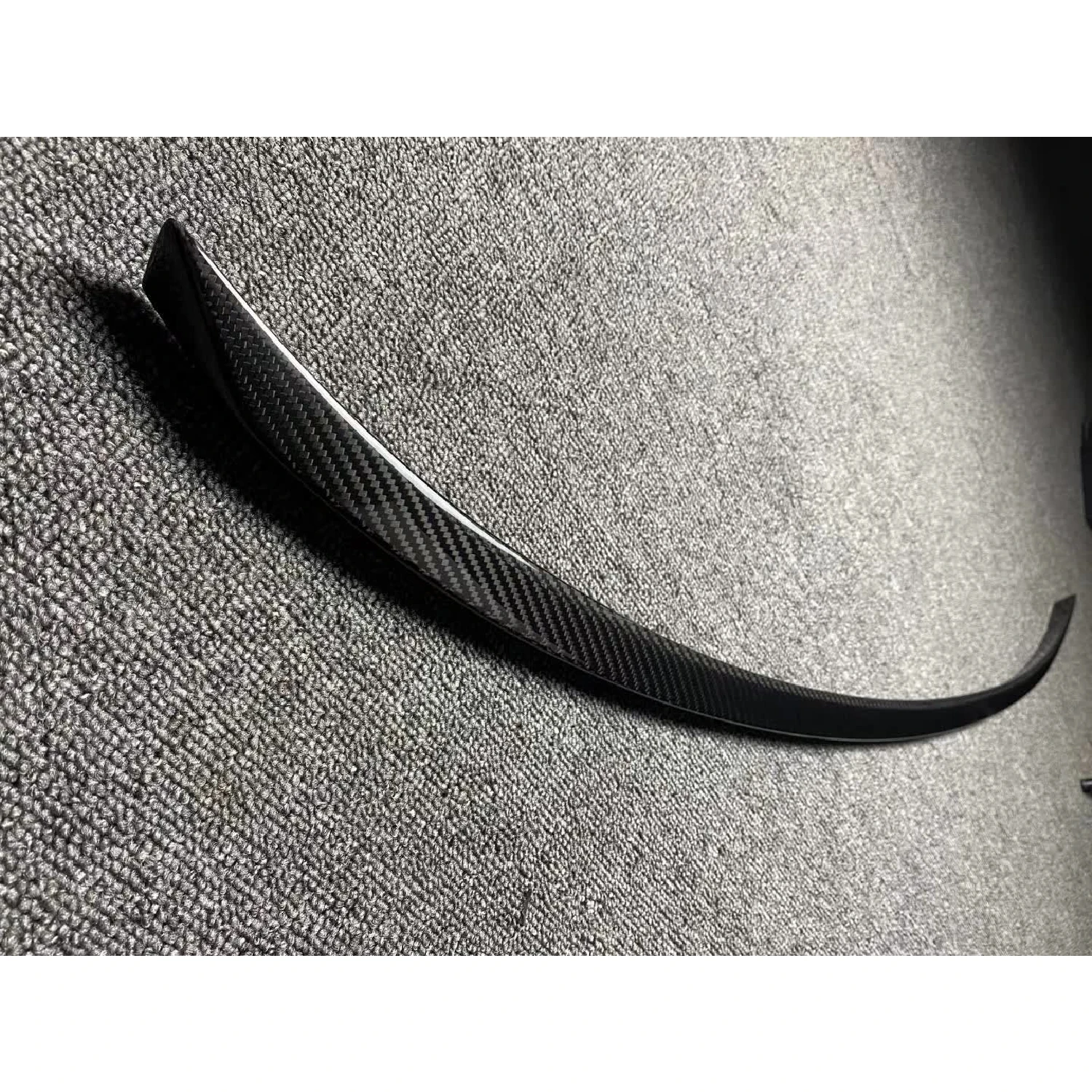 High Quality P Style Dry Carbon  Fiber Spoiler For B-M-W 3 Series G20