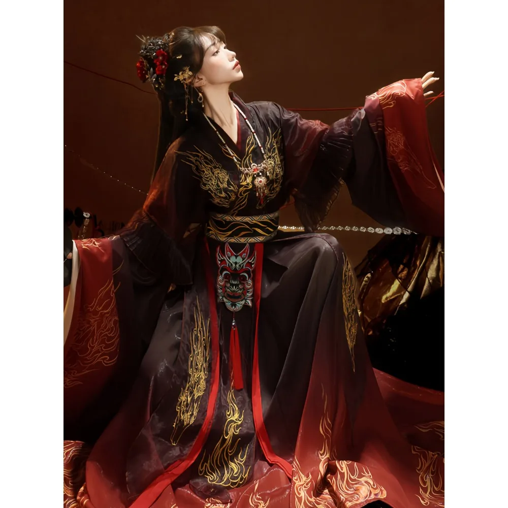 

Новые модели женских ханьфу для выступлений оперой Нуо в стиле Южных и Северных династий с вышивкой в стиле тяжелой промышленности