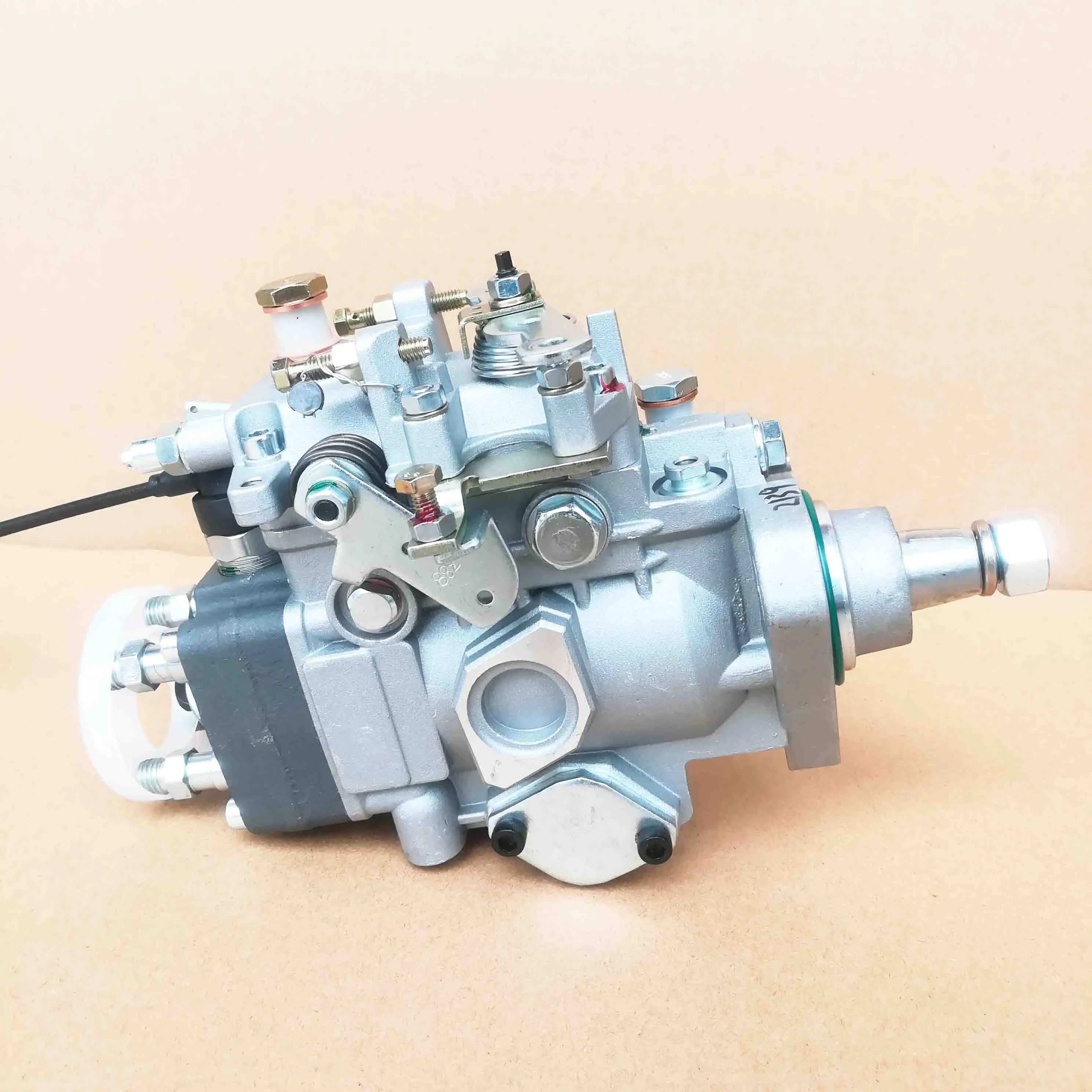 China made new VE4/12F1225RNP2139 New Diesel Fuel Injection Pump 104742-7311 Pump VE4/12F1225RNP2139