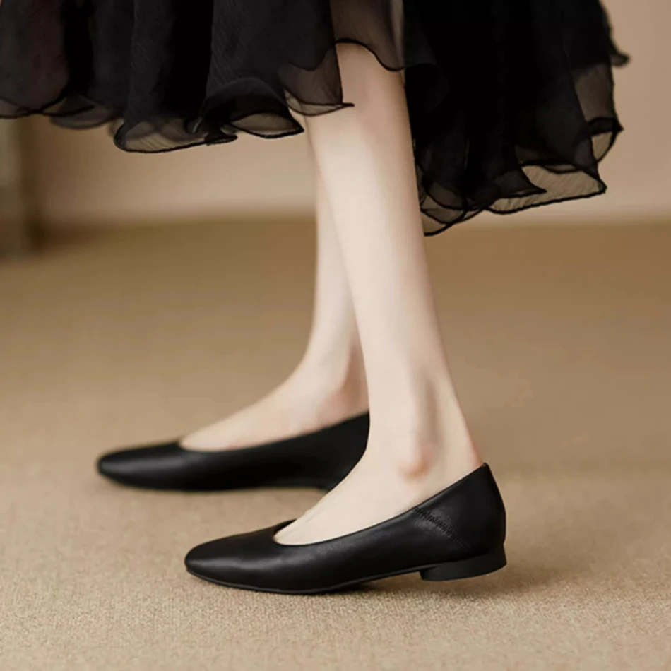 Leather simple women's shoes 2025 new style French shallow opening single shoes soft leather soft sole commuting shoes