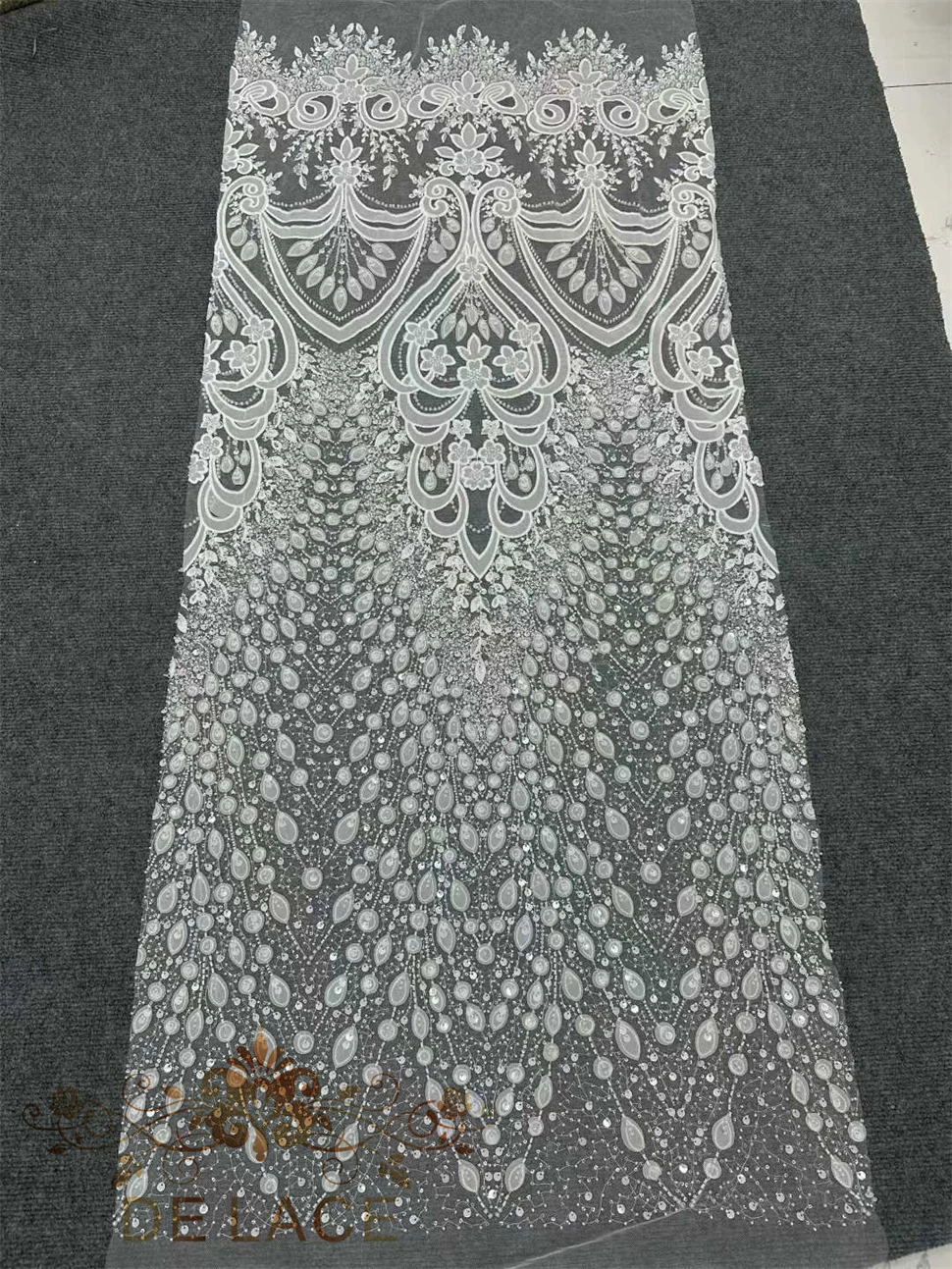 

МОЙ красивый блестящий узор из павлиньих перьев с вышитой блестками кружевная ткань для свадебного платья