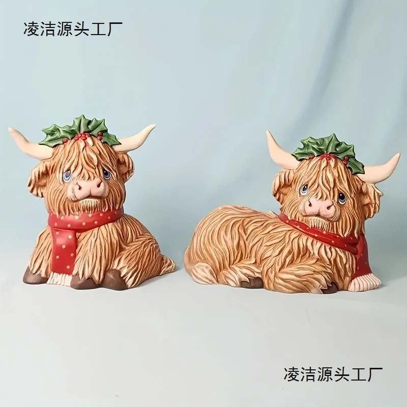 Highland Cow Resin Figure With Holly Leaves Christmas Rustic Table Centerpiece For Home Garden Desk Decor Gift For Animal Lovers