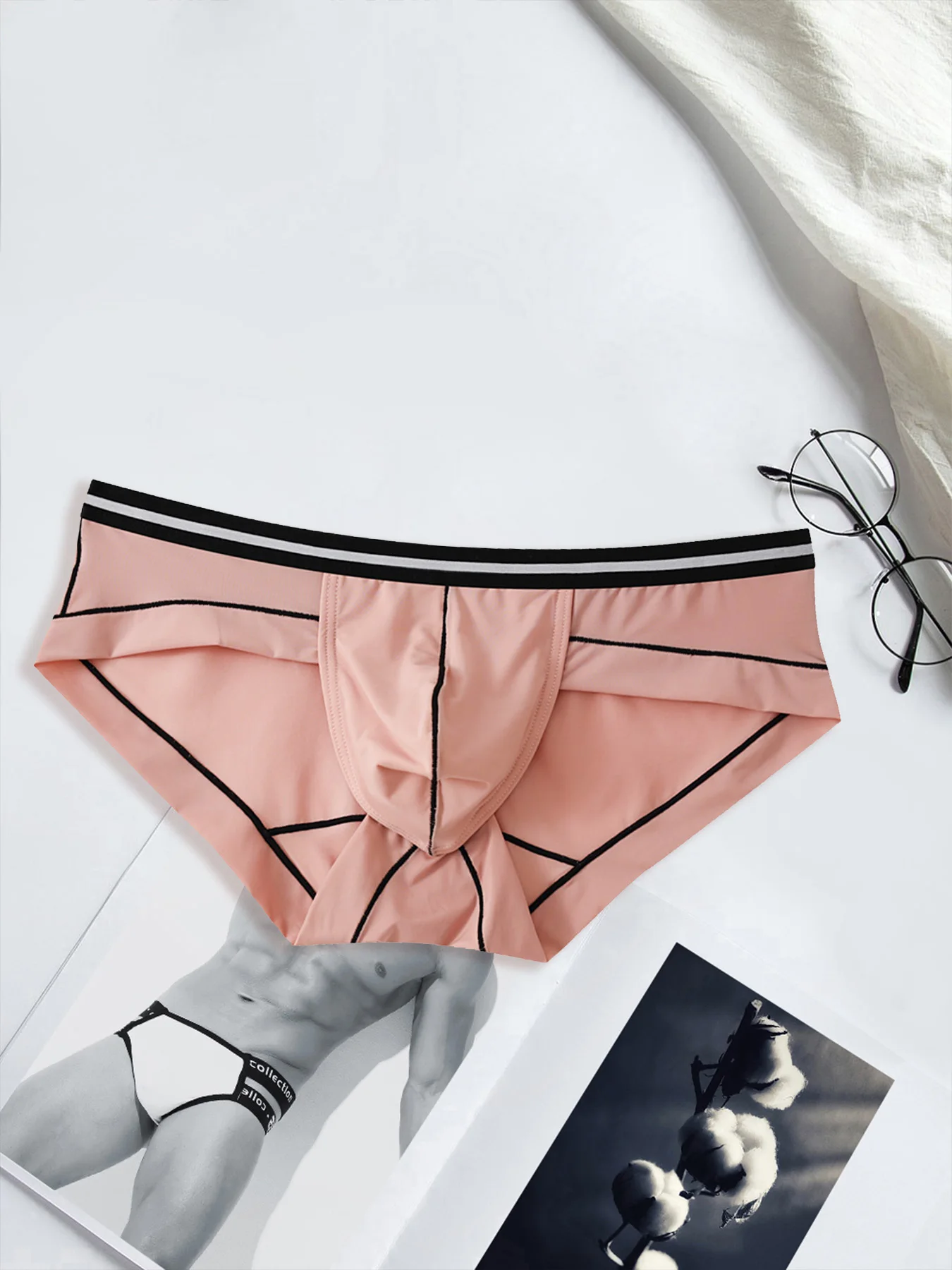 

Ice Silk Briefs Seamless Panties Men Bulge Pouch Underwear Male Breathable Underpants Man Sexy U Convex Pouch Bikini Lingerie