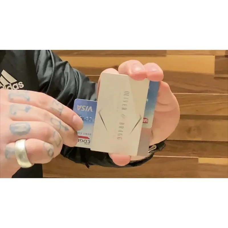 

Лезвие Николаса Лоуренса - Карточные фокусы Крупный план Магия Иллюзии Уличный магия Волшебник Уловки Реквизит