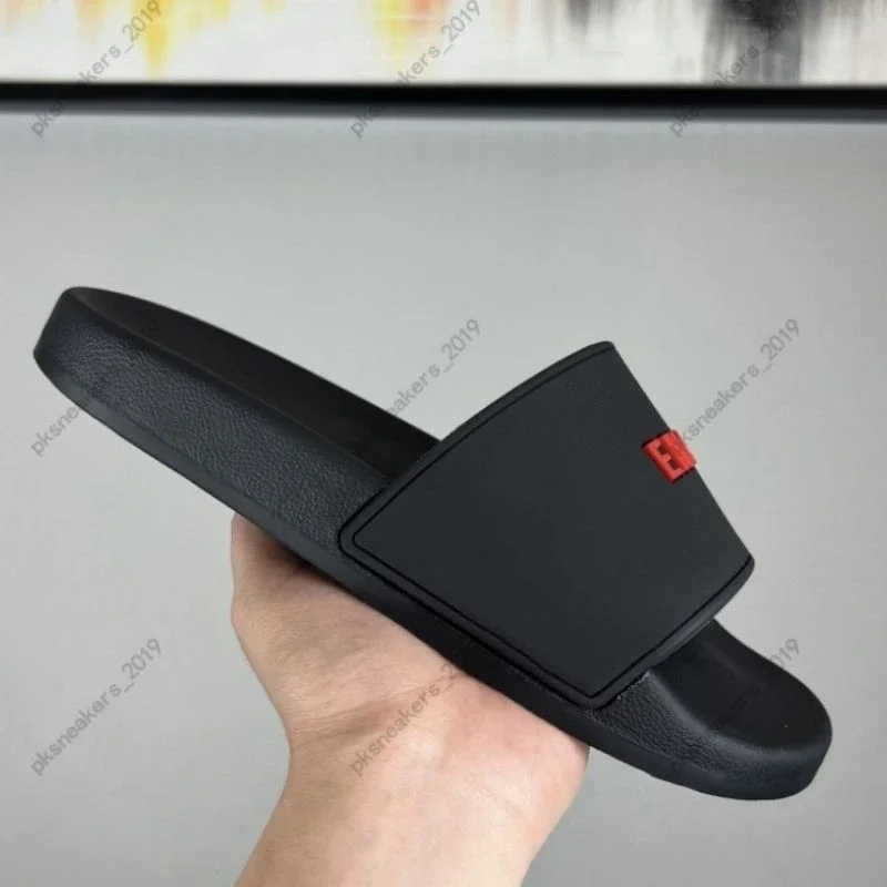 

2026 men women Slippers Ladies Winter Fur Fluffy Furry Warm Letters Sandals Comfortable Fuzzy Girl Flip Flop Slipper