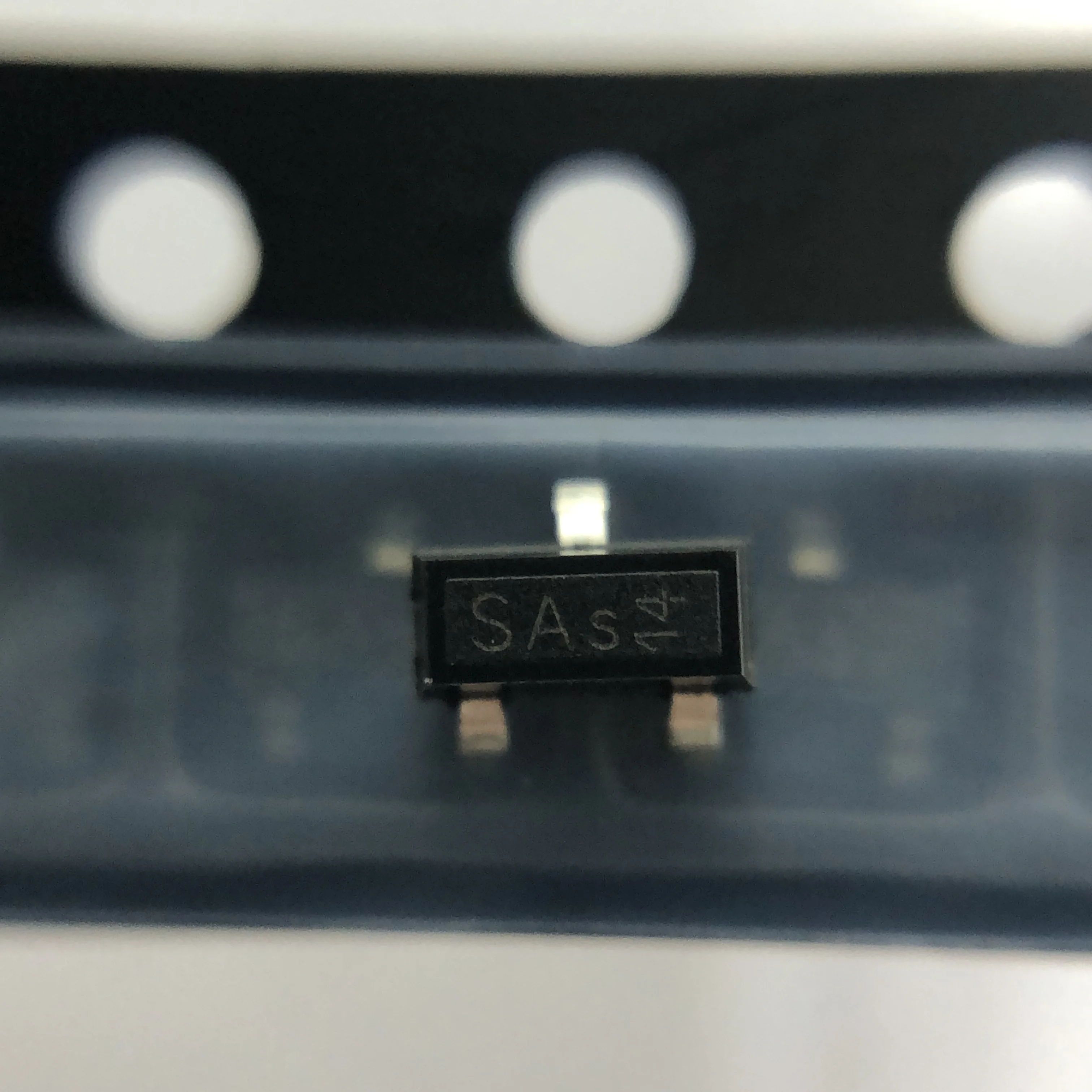 

200pcs/Lot BSS123 BSS123L6327 SOT-23 MARKING;SAS MOSFETs N-Channel Small Signal 100V 170mA Operating Temperature:- 55 C-+ 150 C