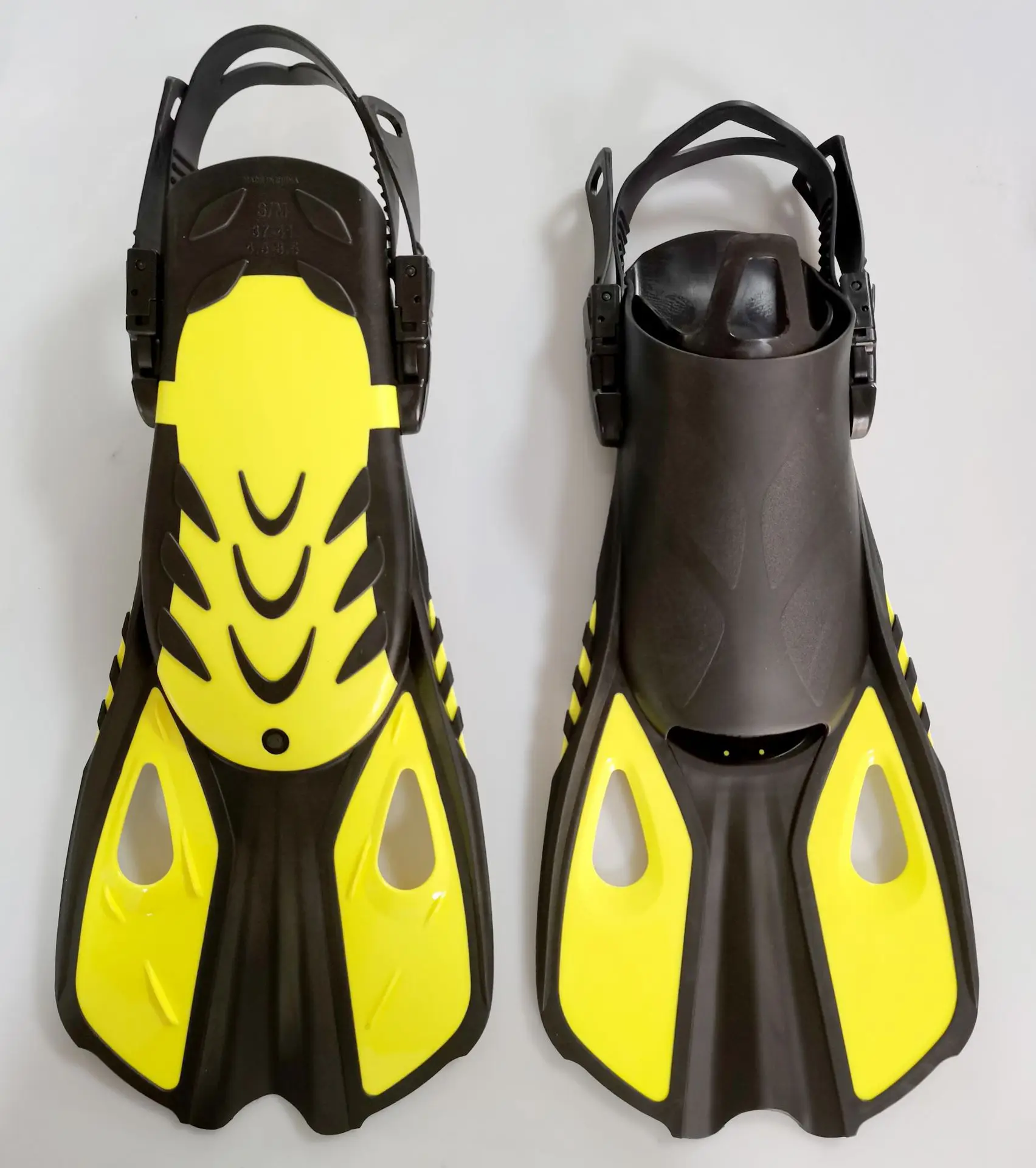 

Hot Models Adult Freestyle Auxiliary Training Swimming Flippers Diving Flippers Unisex Diving Equipment Swimming Supplies