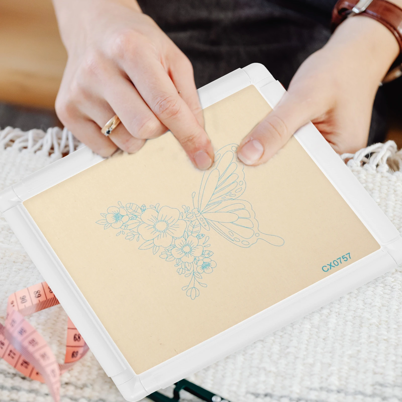 

1pcs Embroidery Frame Adjustable Plastic Cross Stitch Hoop For Sewing Craft Diy Kit Embroidery Tools Supplies Holder