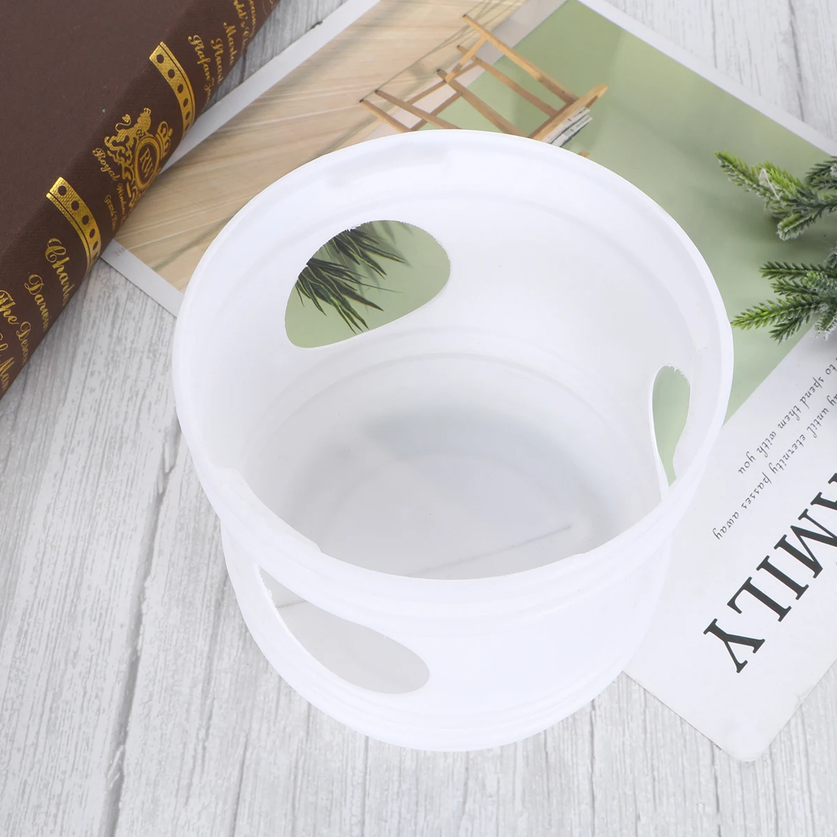 

1pc 1L Drinker Plastic Pheasant Waterer Pigeons Feeder Water Pot Durable Poultry Cage Use Chicken Bird Quail Waterer