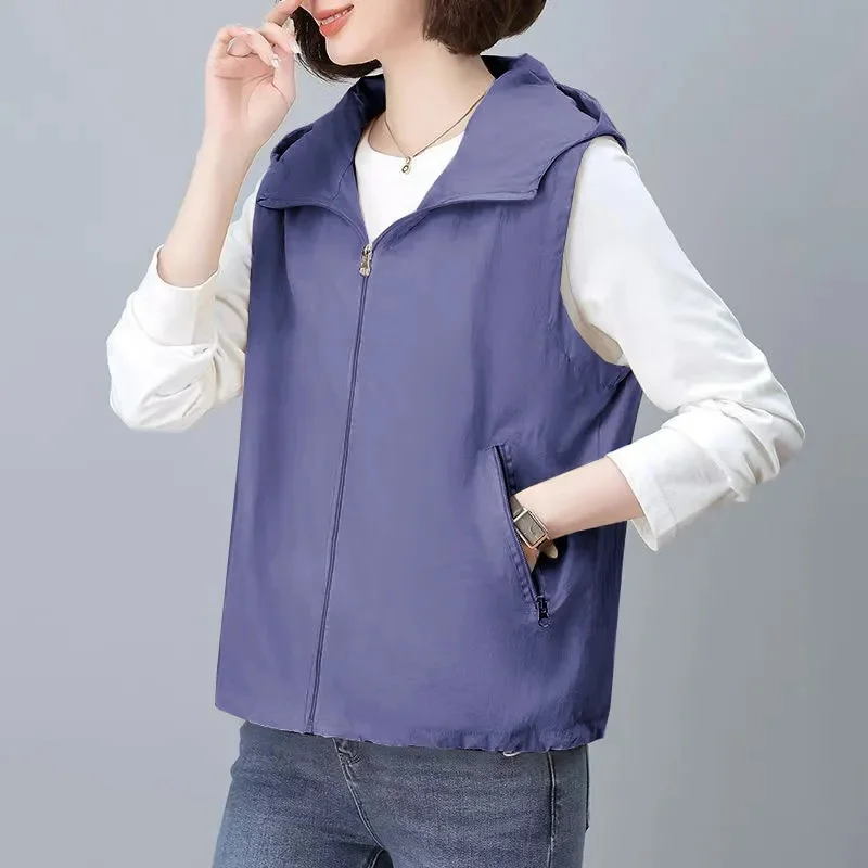Sunscreen Vest Coat Women Spring Summer New Short Sleeveless Jacket Ladies Thin Breathable Hooded Middle-Aged Waistcoat Outwear