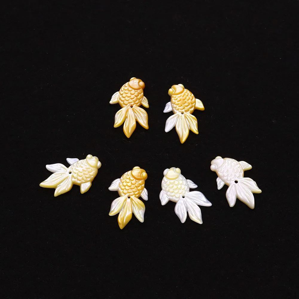 Natural Seawater Shell Carved Goldfish Creative Pendant 15x23mm Made of Exquisite Fashion Jewelry DIY Necklace Earrings Bracelet