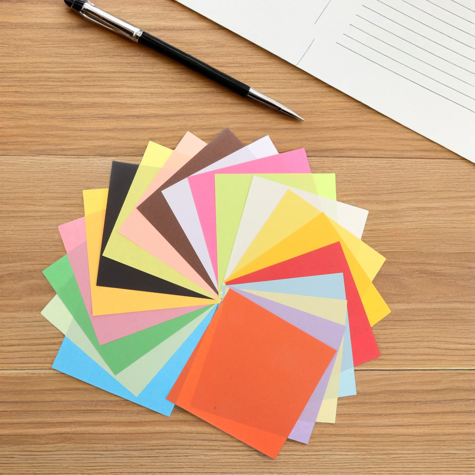 200 قطعة مجموعة ورق اوريغامي 20 ورقة مربعة ملونة 5.89 بوصة ورق قابل للطي ملون نابض بالحياة لصياغة المشاريع المدرسية