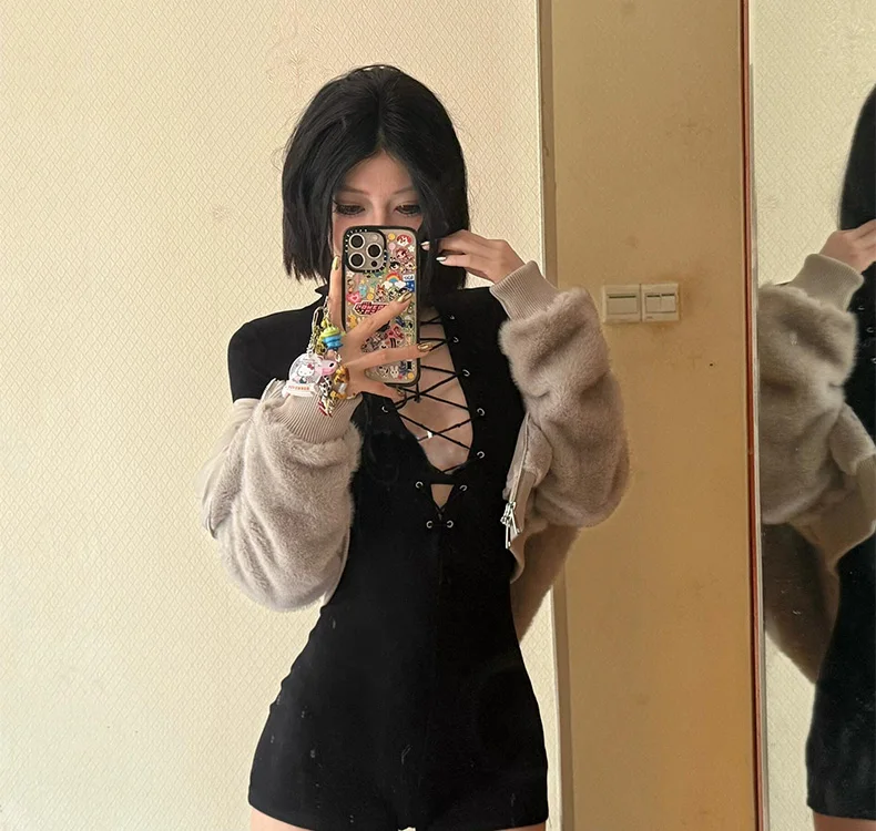 เดรสแขนยาวผู้หญิงสีเบอร์กันดี เสื้อถักสำหรับฤดูใบไม้ร่วง แต่งกระดุม คอตั้ง ทรงเอ สไตล์กรันจ์ ผ้ากันยับ ดีไซน์โดดเด่น