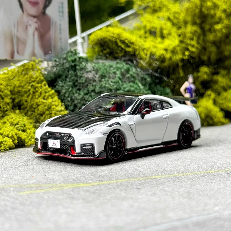 INNO 1/64 NISSAN GT-R R35 Metalowy Model Auta Zabawka Odlewany Ciśnieniowo Prezent