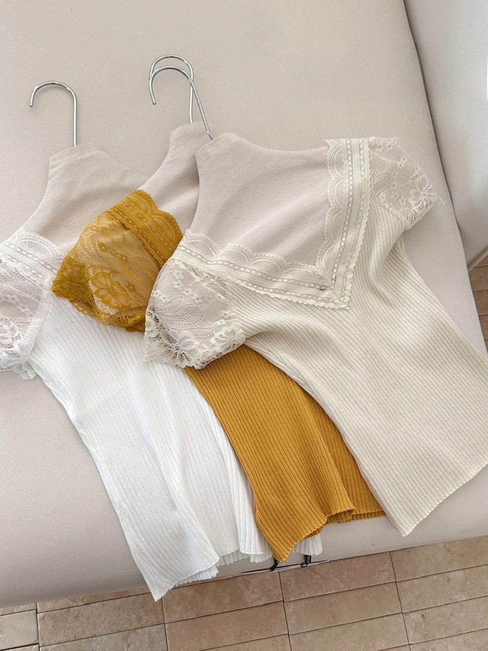 

Sweet Sle Knitted Lace Splice ort Sve V-Ne T-irt Women's High-End European Summer New Arrival by Nu