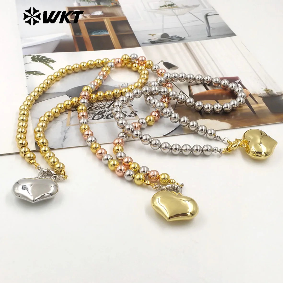 WT-JFN10 Unique Fashionable Three-Color 18K Gold Silver Titanium Steel Necklace With Heart-Shaped Pendant With Plain Clothes