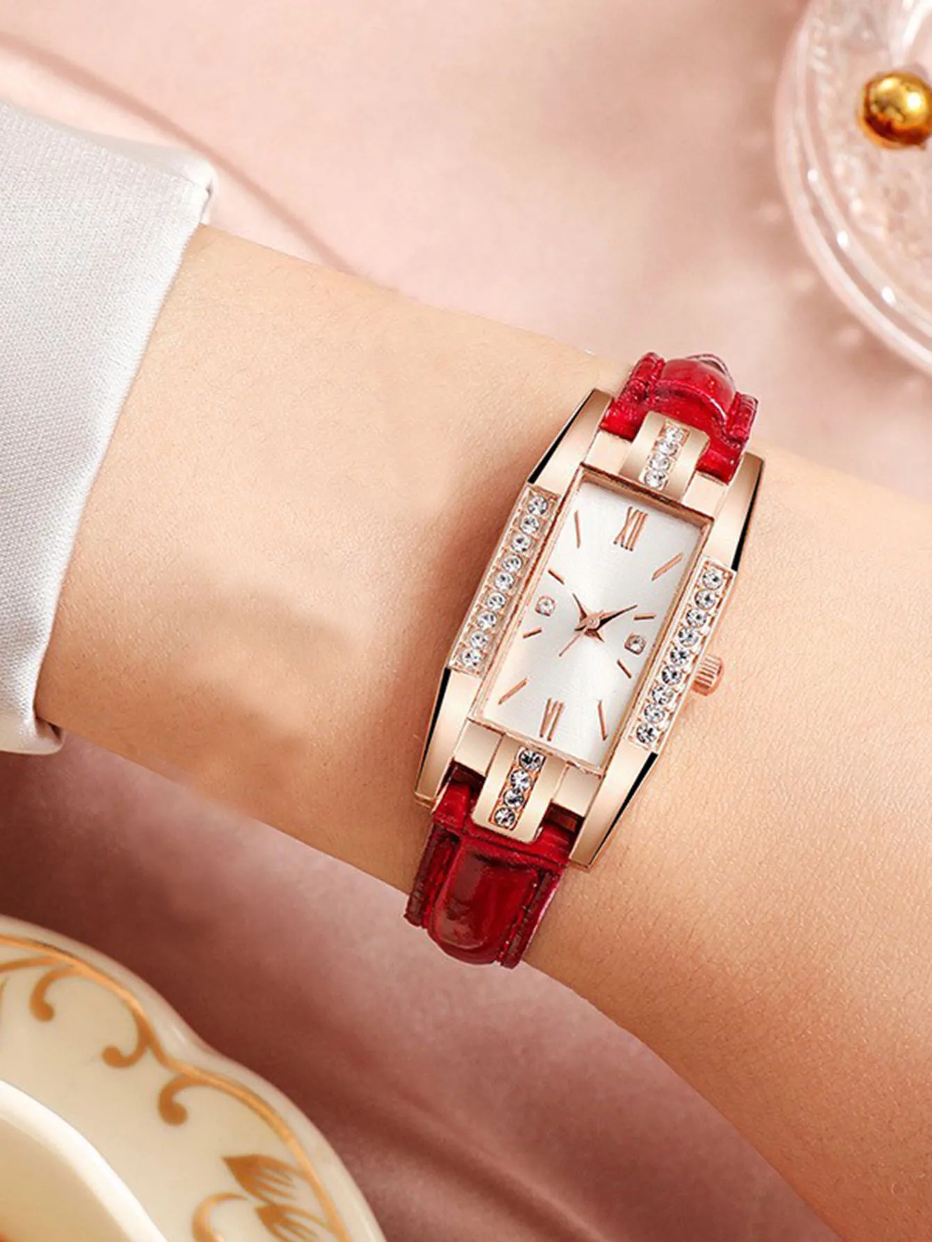 Small Green Wrist Clock Rectangular Compact Dial Diamond High Quality Thin Belt Quartz Watch Ladies Watches Luxury