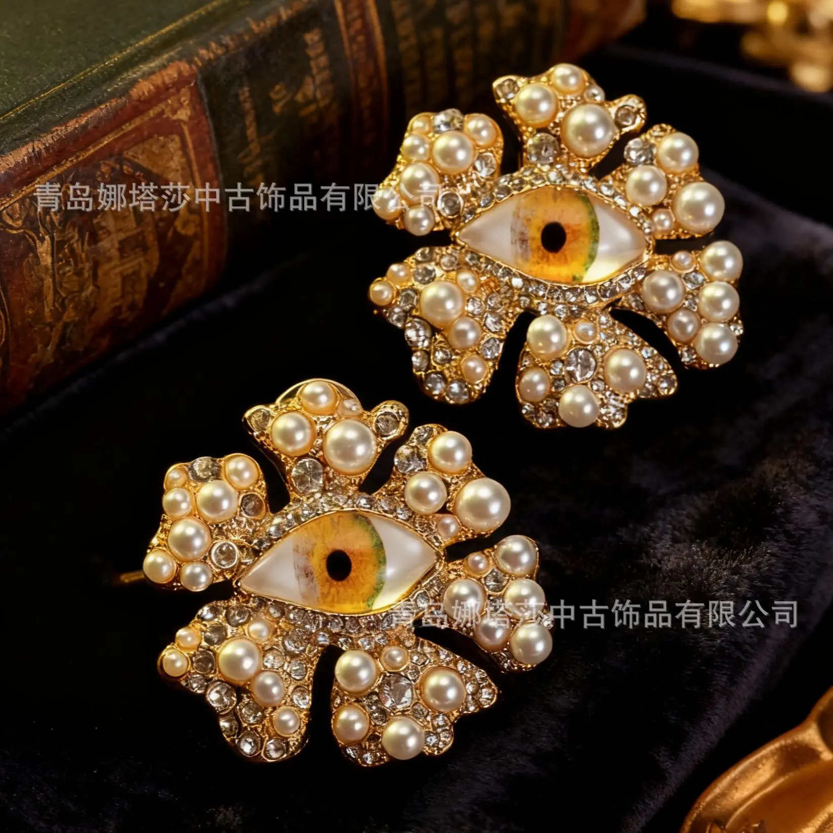 أقراط أوروبية وأمريكية عتيقة جديدة مع إبداع مبالغ فيه، وأقراط متوسطة الطراز، وأمريكية متخصصة