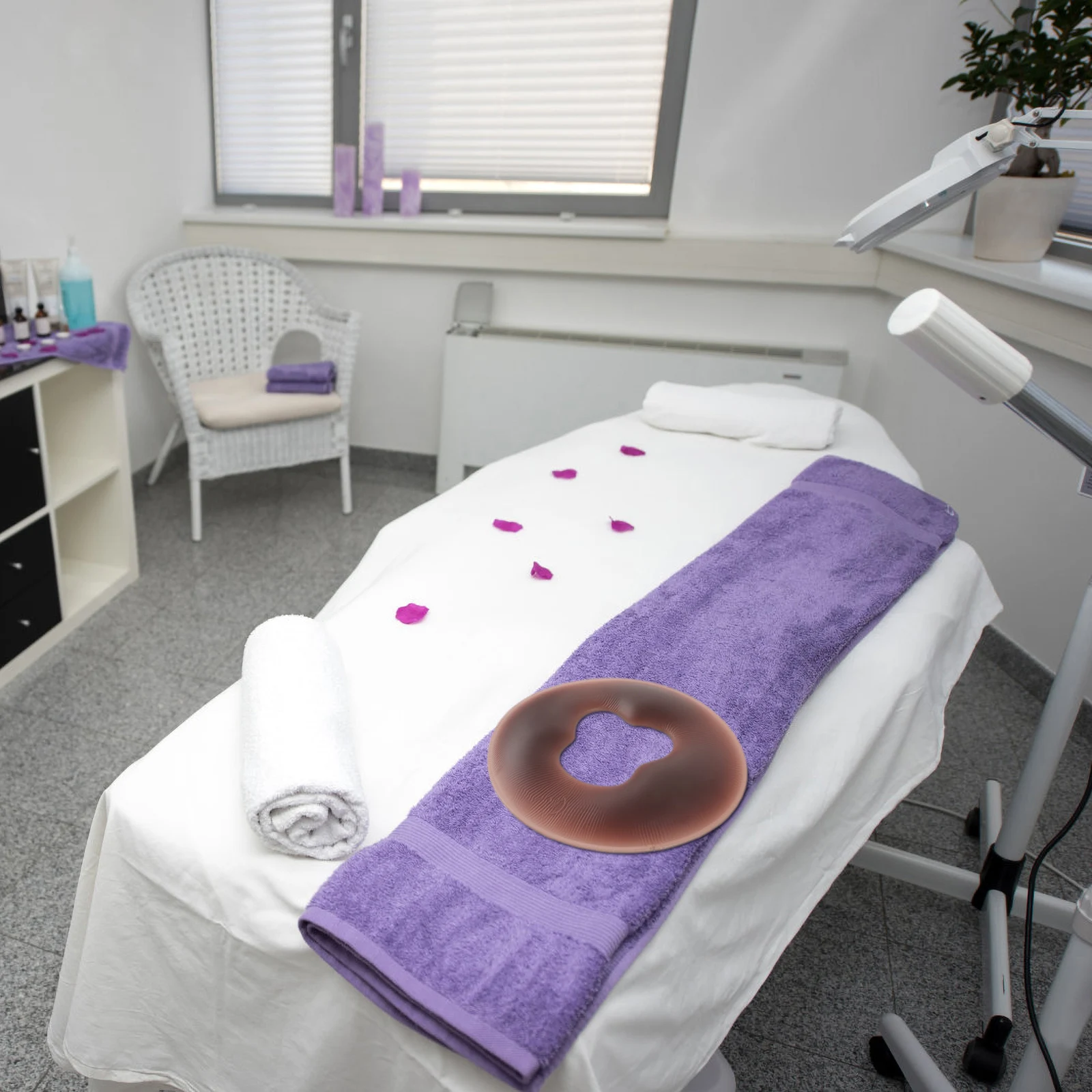 

Silicone Face Pillow Spa Massage Headrest with Face Hole for Beauty Salon Bath Pillow Practical