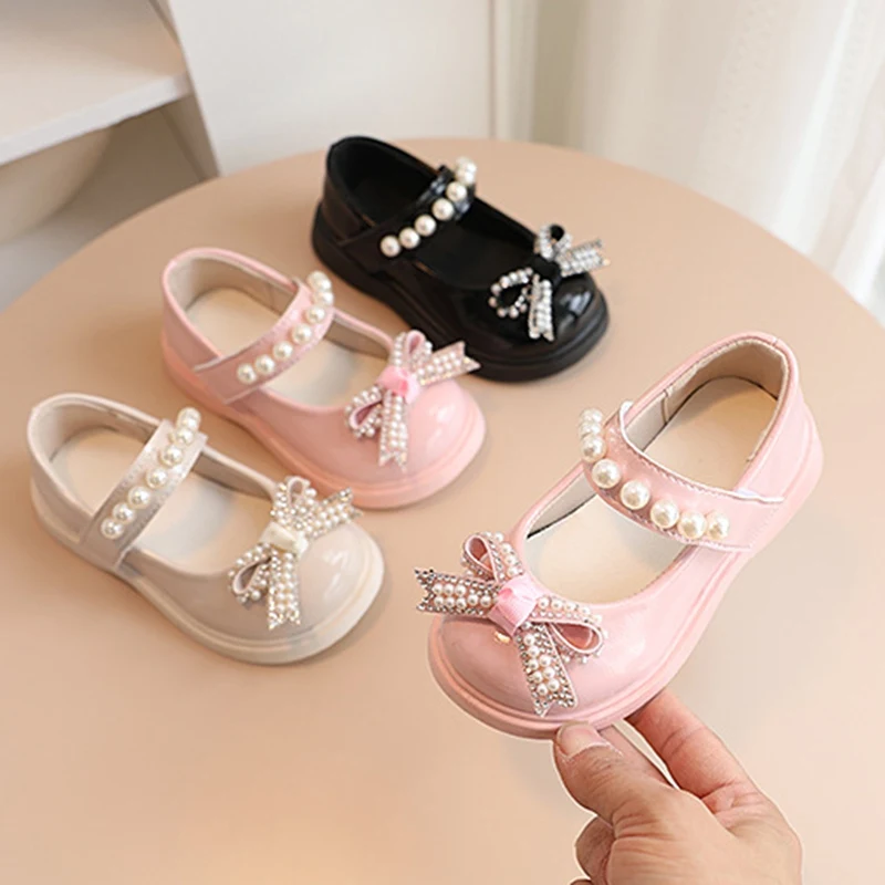 2023 New Children Princess Cute Pearl Bow Casual Shoes Newborn Kids Patent Leather Sandals For Girls Dance Performance Shoes