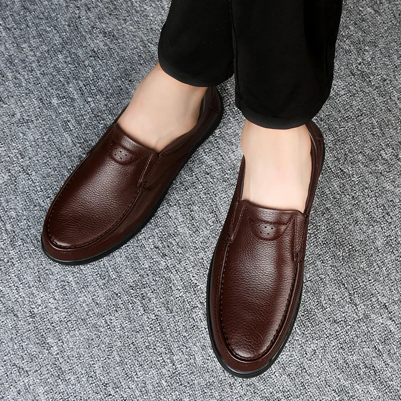 Herren Echt leder Freizeit Loafer Schuhe Soft Bottom Verschleiß fester bequemer Schuh männliche Mokassins Schuhe Fahr schuhe