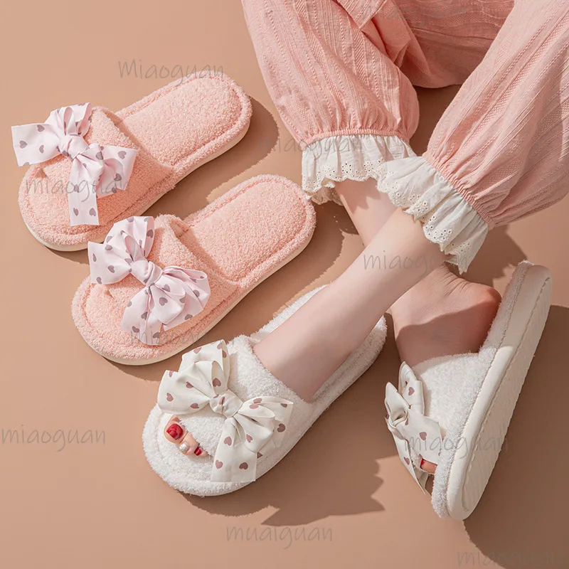 أربعة مواسم نعال من القطن للنساء المنزل لينة أسفل عادية لطيف القوس شباشب على الموضة داخلي غرفة المعيشة الشرائح المرأة شيز