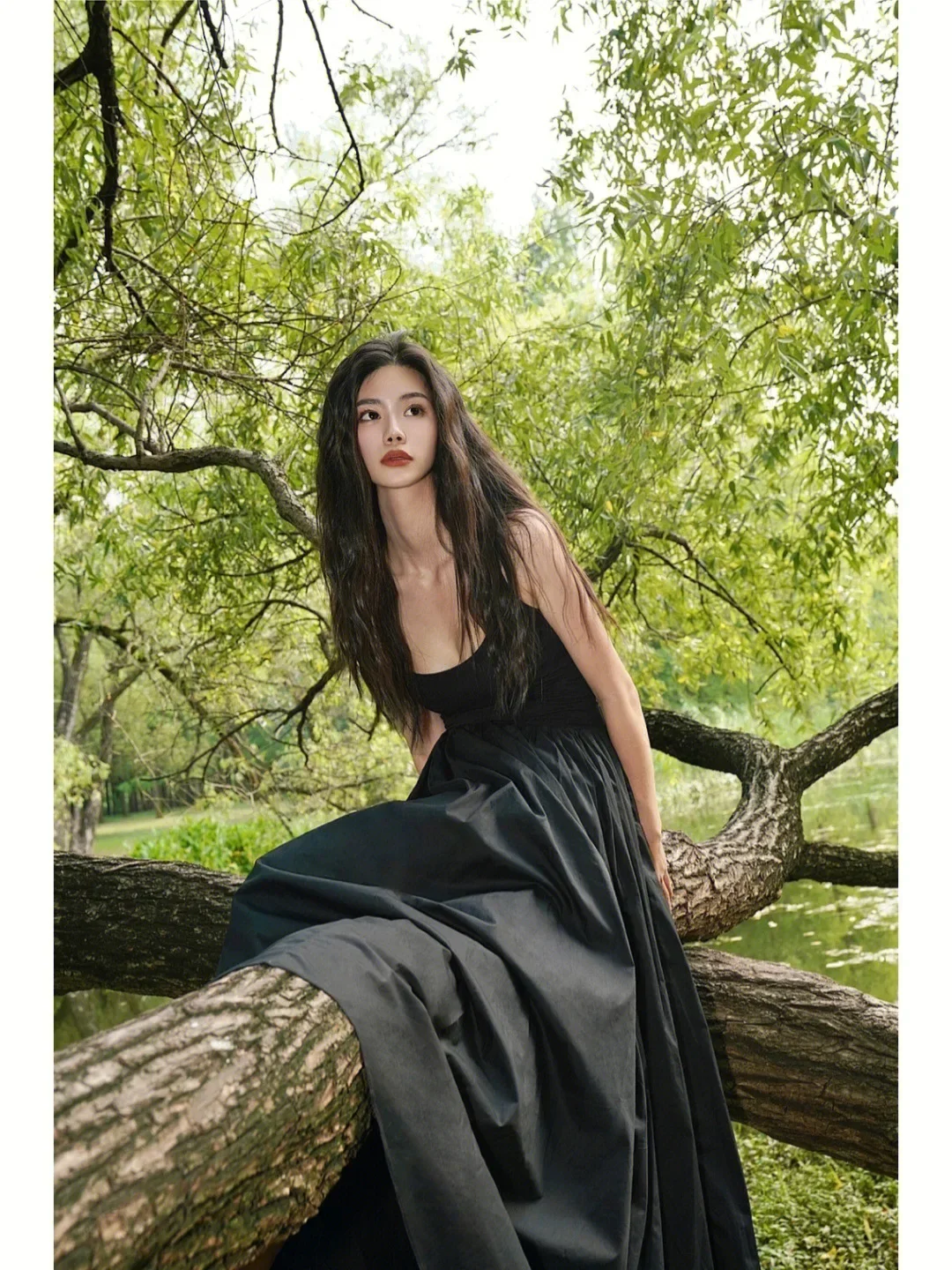 한국 하이웨이스트 슬리브리스 미디 드레스 여성 여름 슬림 A라인 캐미솔 드레스 우아한 블랙 플리츠 파티 나이트 로브 Y2k 드레스