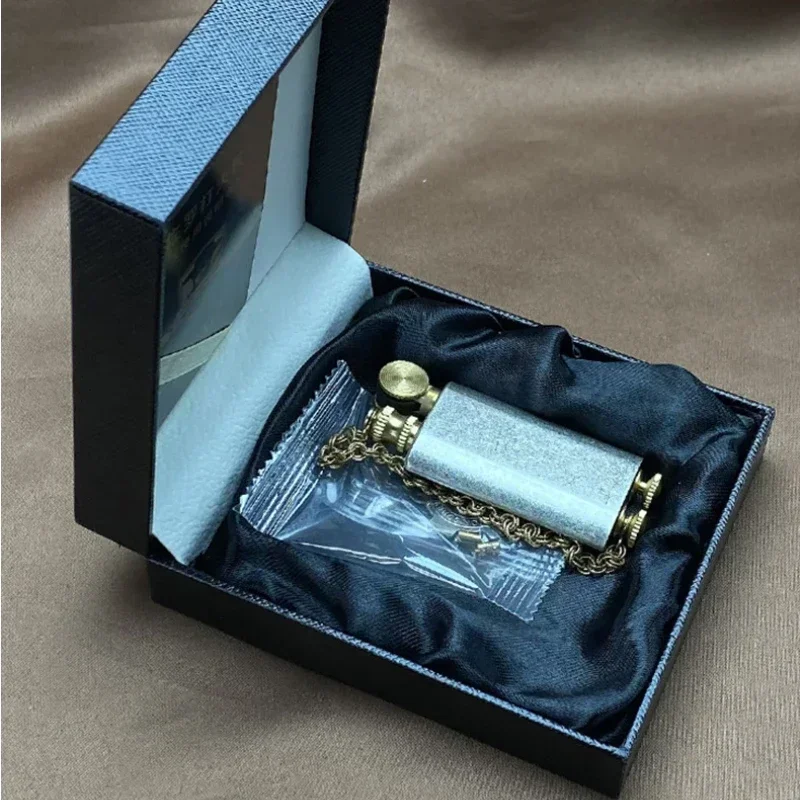 Zorro Retro High-end Brass Belt Chain Grinding Wheel Ignition Creative Corgi Leg Kerosene Lighter Ultra-thin Fashionable Lighter