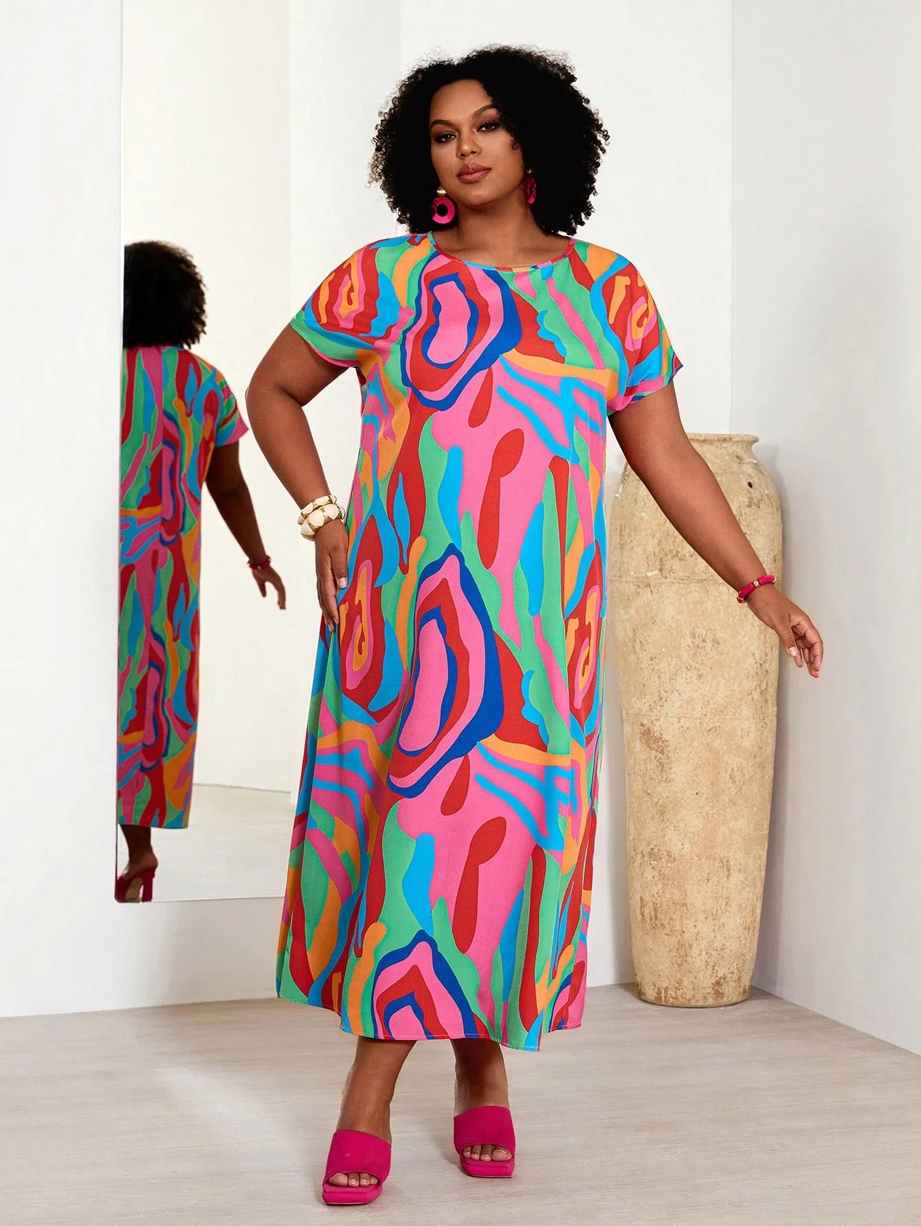 

Женское длинное повседневное платье больших размеров с красочным абстрактным принтом