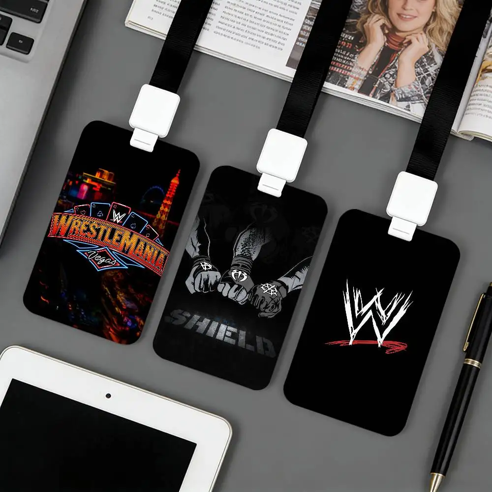 

Держатели для карт WWE: для удостоверений личности, банковских карт, студенческих проездных, рабочих разрешений, а также аксессуары и подарки.