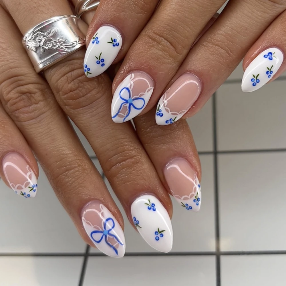 

Fashion White Lace French Wearable Nail Art Lovely Blueberry Bowknot False Nails Detachable Finished Fake Nails Press on Nails