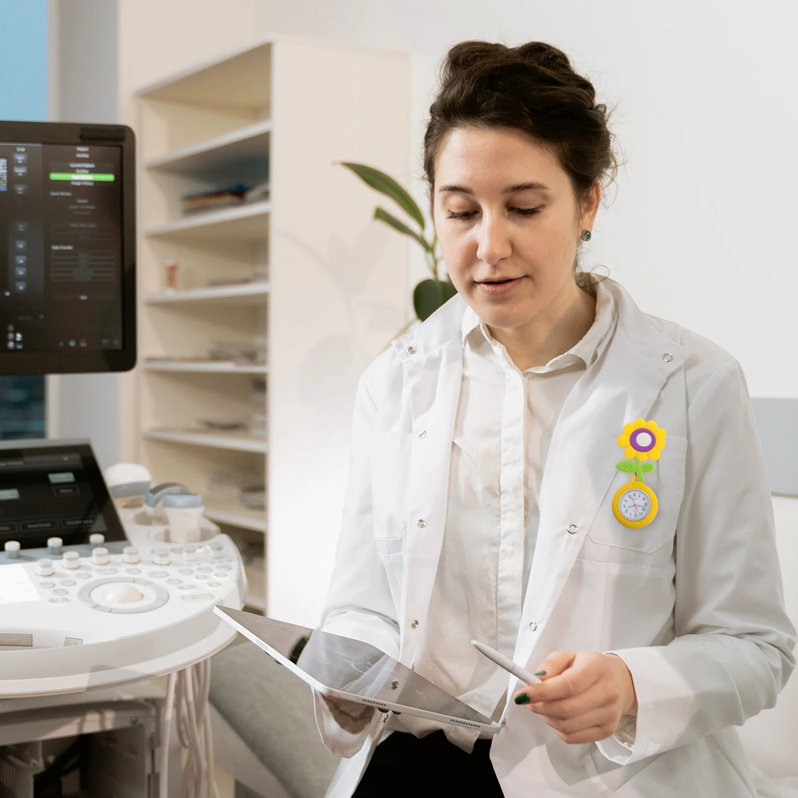 

Lovely Pattern Nurse Clip-on Quartz Watch Portable Lightweight Time Reader for Medical Professionals Nurse Watch