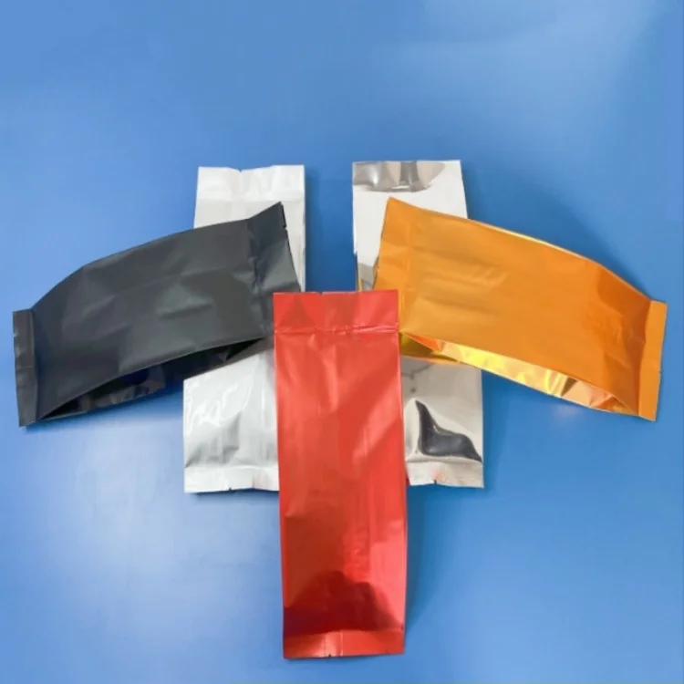 100 SZT. Torebek z bocznymi podkładkami, otwartym wierzchem, z folii aluminiowej w kolorze złotym, do samodzielnego nadruku logo, na przyprawy, kawę w proszku, herbatę, matcha, kakao, zgrzewane, do przechowywania.